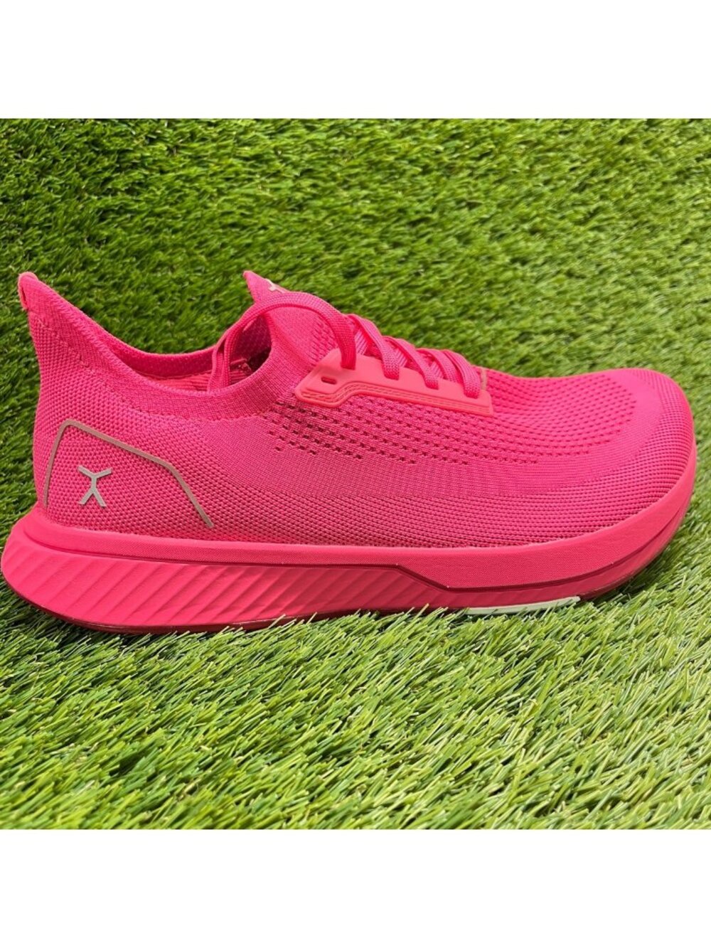 Flux Footwear Adapt Runner Neon Pink Mens Size 10.5 Athletic Knit Shoes Sneakers